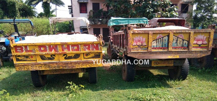 ୨ ଗୋଟି ବାଲି ଟ୍ରାକ୍ଟର ଜବତ, ଚୋରା ପୋଲିସ ଖେଳ ମଧ୍ୟରେ ଖସିଗଲେ କିଛି
