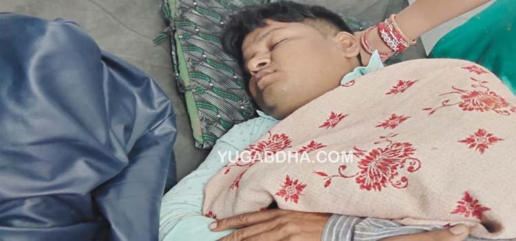 ଯାତ୍ରୀବାହୀ ବସରେ ଶିକ୍ଷକଙ୍କୁ ନିଶାଦ୍ରବ୍ୟ ସୁଙ୍ଘାଇ ଟଙ୍କା ଓ ମୁଦି ଲୁଟ୍