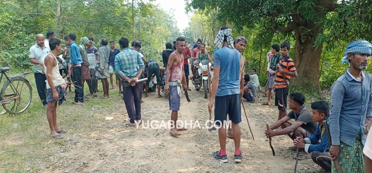 ଶ୍ରମଦାନ କରି ରାସ୍ତା କାମ କଲେ ଗ୍ରାମବାସୀ, ରାସ୍ତା ମରାମତିକୁ ବ୍ଲକ ଓ ଆରଡ଼ିର ନାସ୍ତିବାଣୀ
