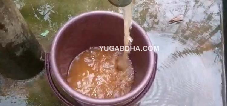 ନଳକୂପରୁ ଦୂଷିତ ପାଣି ବାହାରିବା ନେଇ ଗ୍ରାମବାସୀଙ୍କ ମଧ୍ୟରେ ଅସନ୍ତୋଷ 