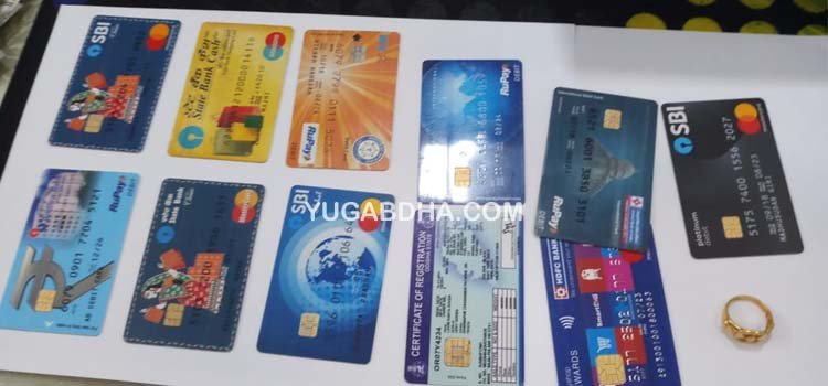 ଚଂଚକତା କରି ବଦଳାଉଥିଲେ ଏଟିଏମ୍ କାର୍ଡ ପରେ ଉଠାଉଥିଲେ ଲକ୍ଷାଧିକ ଟଙ୍କା; ଏଭଳି ଏକ ଅନ୍ତଃରାଜ୍ୟ ଲୁଟେରା ଗ୍ୟାଙ୍ଗର ଦୁଇଜଣଙ୍କୁ ଧରିଲା ଛତ୍ରପୁର ପୁଲିସ