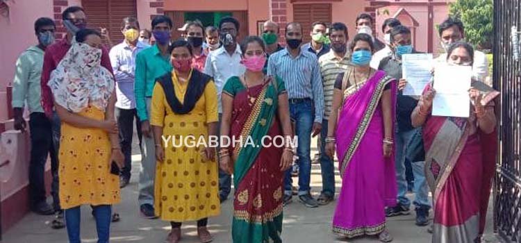 ବକେୟା ଦରମା ପ୍ରଦାନ ଉଦ୍ଦେଶ୍ୟରେ ଗଞ୍ଜାମ ଜିଲ୍ଲା କ୍ରୀଡା ଶିକ୍ଷକ ସଂଘ ପକ୍ଷରୁ ଜିଲ୍ଲାପାଳ ଓ ଡିପିସି ଙ୍କୁ ଦାବି ପତ୍ର ପ୍ରଦାନ