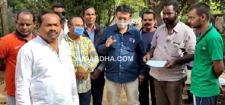 କରୋନାରେ ମୃତ ପରିବାରବର୍ଗଙ୍କୁ ୭୦,୦୦୦ ଟଙ୍କାର ସହାୟତାର ହାତ ବଢାଇଲା ବାମନଘାଟି ଠିକାଦାର ସଂଘ