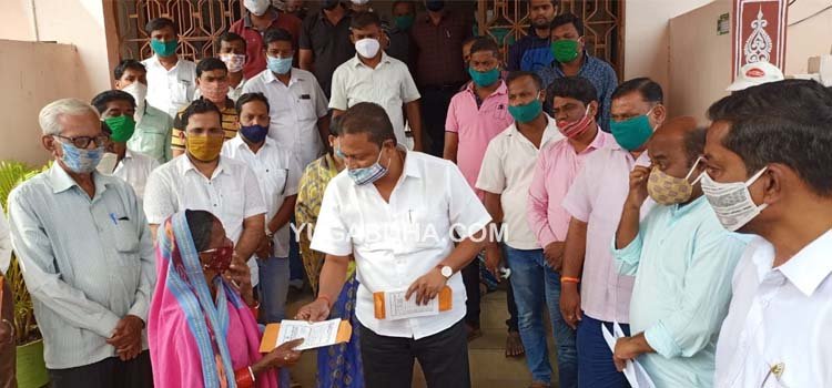 ପୋଲସରା ବ୍ଲକରେ ୨୩୯ ଜଣଙ୍କୁ ଭତ୍ତା ଓ ୩ ଜଣ ଭିନ୍ନକ୍ଷମଙ୍କୁ ଟ୍ରାଇ ସାଇକେଲ ବଣ୍ଟନ 