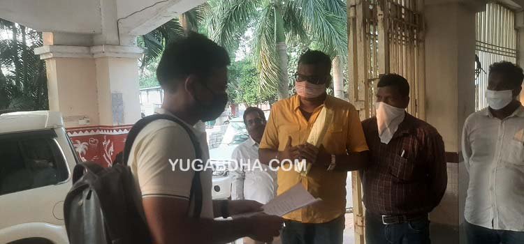 ଜିଲ୍ଲା ପ୍ରଶାସନକୁ କେନ୍ଦ୍ରାପଡା ଜିଲ୍ଲା ହାଇୱାଟିପ୍ପର ମାଲିକସଙ୍ଘ ପକ୍ଷରୁ ବେଆଇନ ଜୋରିମାନା ଆଦାୟ ପ୍ରତିବାଦରେ ଶୁକ୍ରବାର ଠାରୁ ଅନିର୍ଦ୍ଦିଷ୍ଟକାଳ ପର୍ଯ୍ୟନ୍ତ ଲଘୁଖଣିଜ ଦ୍ରବ୍ୟ ପରିବହନ ବନ୍ଦ ଓ ରାସ୍ତାରୋକ ନୋଟିସ