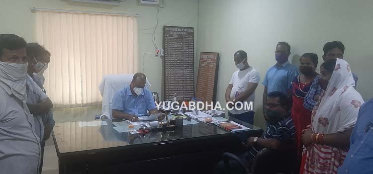 ଗାଁ ସାଥୀ(ମେଟ) ସଙ୍ଘ ମିଳିତ କ୍ରୀୟାନୁଷ୍ଠାନ କମିଟି ପକ୍ଷରୁ କେନ୍ଦ୍ରାପଡା ବିଡିଓଙ୍କୁ ୬ଦଫା ଦାବୀପତ୍ର ପ୍ରଦାନ