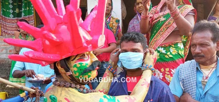   ଯମ ଓ କରୋନା  ବେଶ ରେ ଅଭିନୟ କରି ସଚେତନତା କଲେ ଶ୍ରୀ ଚୈତନ୍ୟ ଯୁବକସଂଘ