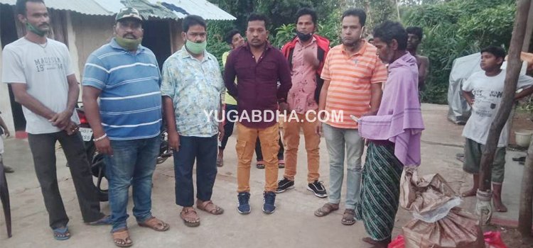 ମୃତ ଧୀବରଙ୍କ ପରିବାରଙ୍କୁ ସହାୟତାର ହାତ ବଢାଇଲେ ୟୁଥ୍ ମାସ୍ ସେବା ସଂଘ