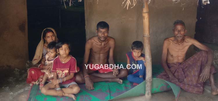 ଯୁବ ବୟସରେ ରୋଗ ଯନ୍ତ୍ରଣା;ପାରାଲିସିସରେ ପୀଡିତ ଅଚ୍ୟୁତାନନ୍ଦଙ୍କ ଚିକିତ୍ସା ପାଇଁ ଅର୍ଥ ସାଜିଛି ବାଧକ