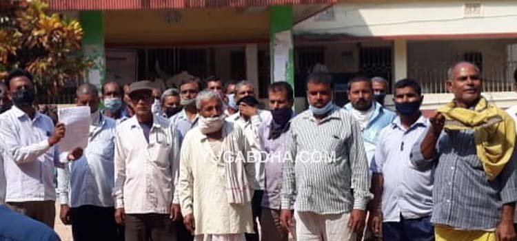 କୃଷକ ସଂଗଠନ ପକ୍ଷରୁ ବିଡିଓଙ୍କୁ ଦାବିପତ୍ର ପ୍ରଦାନ