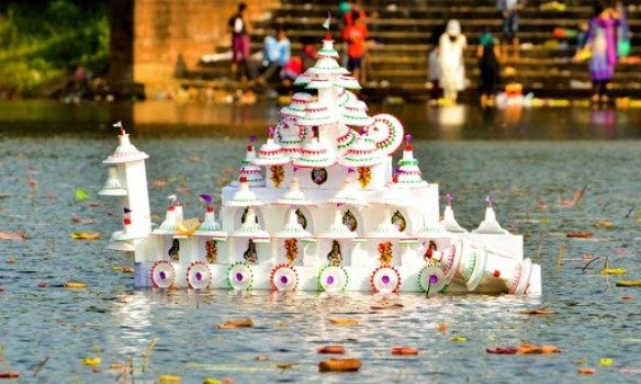 ବୋଇତ ବନ୍ଦାଣ ଉତ୍ସବ ଫିକା: କାଁଭାଁ ଭାସିଲା ଡଙ୍ଗା, ମନ୍ଦିରରେ ଶ୍ରଦ୍ଧାଳୁଙ୍କ ଭିଡ