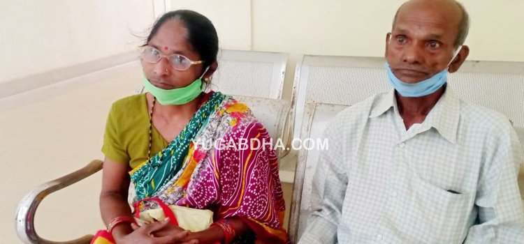 ପୁତ୍ର ହତ୍ୟାର ଅଭିଯୁକ୍ତ ମାନଙ୍କୁ ଗିରଫ କରିବା ଦାବୀ ନେଇବାପା ମାଆ ଅତରିକ୍ତ ଏସପି ଙ୍କ ଦ୍ୱାରାସ୍ଥ
