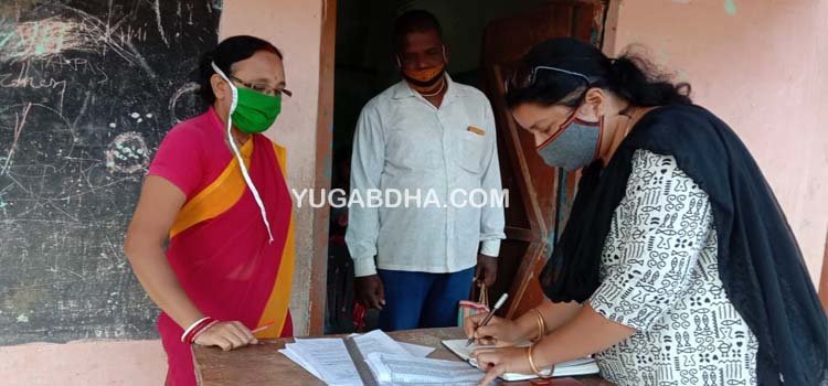 ସ୍ୱତନ୍ତ୍ର ପ୍ରଚାର ଦିବସରେ ପ୍ରଶାସନିକ ଅଧିକାରୀଙ୍କ ବୁଥ୍ ପରିଦର୍ଶନ