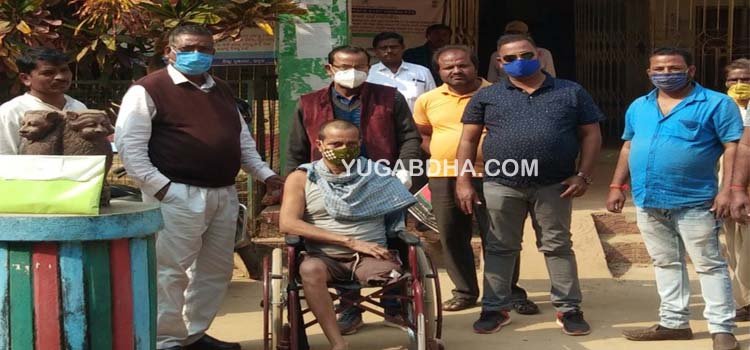 ଦୁର୍ଘଟଣାରେ ହାତଗୋଡ ହରାଇଥିବା ଭିିନ୍ନକ୍ଷମଙ୍କୁ ଟ୍ରାଇସାଇକେଲ ପ୍ରଦାନ