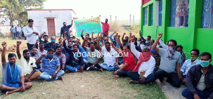 ମାଁ ଉଜ୍ୱେଳେଶ୍ୱରୀ ଟିପର ଓ ଟ୍ରାକ୍ଟର ଏସୋସିଏସନ କର୍ମକର୍ତ୍ତାଙ୍କ ଜରୁରୀ ବୈଠକ ;ଦାବି ପୂରଣ ନହେଲେ ଗଡିବ ନି ଚକା