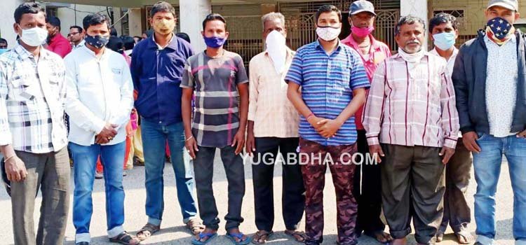 ଛତ୍ରପୁର ଗୁରୁବାର ହାଟ କାର୍ଯ୍ୟକ୍ଷମ କରିବା ପାଇଁ ବ୍ୟବସାୟୀ ଜିଲ୍ଲାପାଳଙ୍କ ଠାରେ ଫେରାଦ