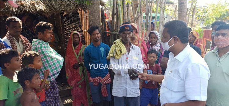 ମୃତକଙ୍କ ପରିବାର କୁ ବିଧାୟକଙ୍କ ସହାୟତା