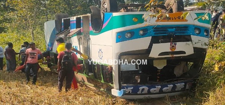 ଵଡାମତଳିଆ ହାତୀବାରୀ ଜଙ୍ଗଲ ନିକଟରେ ଭାରସାମ୍ୟ ହରାଇ ବସ ଦୁର୍ଘଟଣା