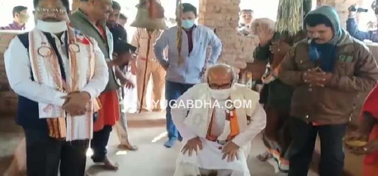ହନୁମାନ ମନ୍ଦିର ପରିଦର୍ଶନ କଲେ କେନ୍ଦ୍ର ମନ୍ତ୍ରୀ ପ୍ରତାପ ଷଡ଼ଙ୍ଗୀ