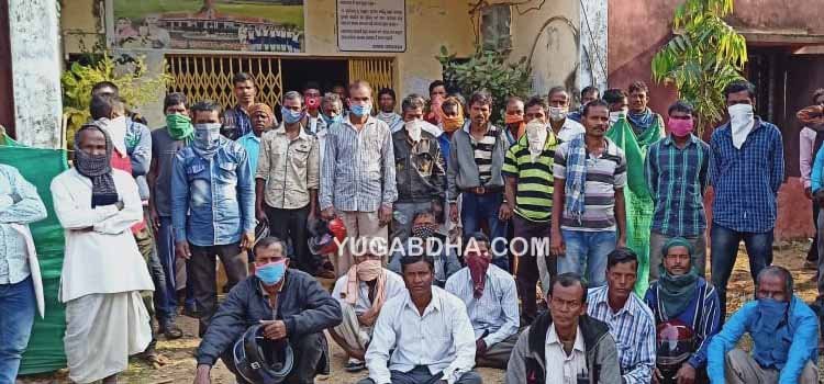 ବେଆଇନି ବାଲି ପରିବହନ ବନ୍ଦ ଦାବିରେ ଡିମିରିଆ ଗ୍ରାମବାସିଙ୍କ ତହସିଲଦାରଙ୍କୁ ଦାବିପତ୍ର