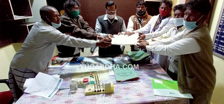 ସାର୍ନା ଧର୍ମ କୋଡ ପ୍ରଦାନ କରାଯିବାକୁ ନେଇ ରାଜ୍ୟ ସରକାରଙ୍କ ଉଦ୍ଧେଶ୍ୟରେ ବିଡିଓଙ୍କୁ ଦାବିପତ୍ର ପ୍ରଦାନ