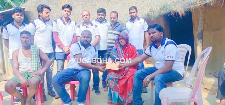ଅସହାୟ କ୍ୟାନ୍ସର ପୀଡିତାଙ୍କୁ ପାରାଦ୍ୱୀପ ଯୁବକ ସଂଘର ସହାୟତା
