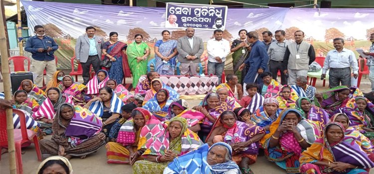 ଶତାଧିକ ଲୋକଙ୍କୁ କମ୍ବଳ ବଂଟନ