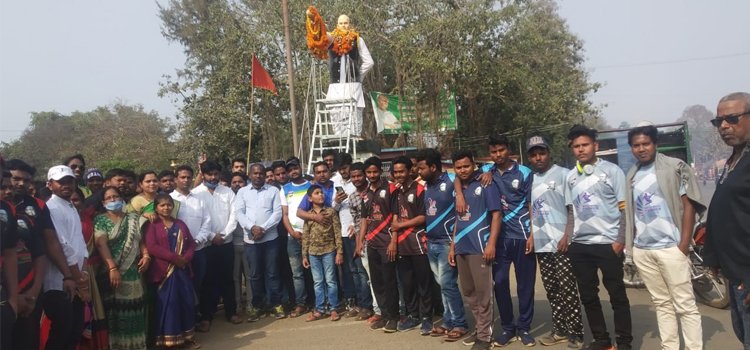 ରାଇରଙ୍ଗପୁରରେ ମୟୂରଭଂଜ ପ୍ରିମିୟମ ଲିଗ୍ ଶୁଭାରମ୍ଭ ନେଇ ଯୁବଛାତ୍ରଙ୍କ ମହଲରେ ଆନନ୍ଦର ଲହରି ।