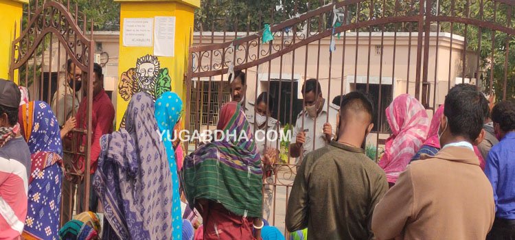 ମହିଳାଙ୍କୁ ସାମାଜିକ ବାସନ୍ଦ ଧମକଅଭିଯୁକ୍ତଙ୍କୁ ଗିରଫ ଦାବିରେ ଗ୍ରାମବାସୀଙ୍କ ଥାନା ଘେରାଉ