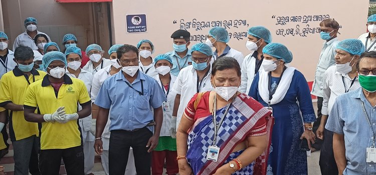 ରାଜ୍ୟ କାୟାକଳ୍ପ ଟିମ୍‌ର ହିଞ୍ଜିଳିକାଟୁ ଉପଖଣ୍ଡ ଚିକିତ୍ସାଳୟ ପରିଦର୍ଶନ