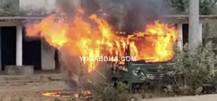 ବସଷ୍ଟାଣ୍ଡ ଭିତରେ ନିଆଁ ଲାଗି ଜଳିଗଲା ମିନିବସ