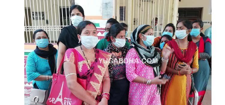 ନିଖିଳ ଓଡିଶା ଅଣ ନିଯୁକ୍ତି ତାଲିମ ପ୍ରାପ୍ତ ମହିଳା ସ୍ୱାସ୍ଥ୍ୟକର୍ମୀ ସଙ୍ଘ ପକ୍ଷରୁ ପୁନଃନିଯୁକ୍ତି ପାଇଁ ଜିଲ୍ଲାପାଳଙ୍କୁ ଦାବିପତ୍ର