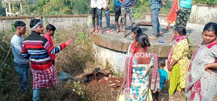 ବିନା ଦ୍ୱିଧାରେ ଚୋରା ମଦ କାରବାର :ମଦ ରନ୍ଧା ବେଳେ ମହିଳା ଓ ଯୁବକ ସଂଘର ଚଢାଉ