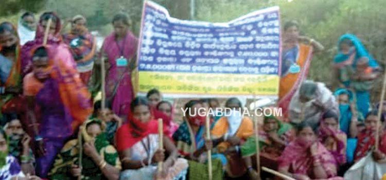 ମଦ୍ୟପଙ୍କ ଉତ୍ପାତ ; ପୁଣି ଅଣ୍ଟା ଭିଡ଼ିଲେ ମହିଳା ଗୋଷ୍ଠି