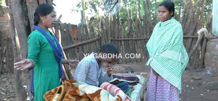 ମୁଖ କର୍କଟ ରୋଗରେ ଶଯ୍ୟାଶାୟୀ କରୁଣାକର: ଚିକିତ୍ସା ପାଇଁ ଅର୍ଥ ସାଜିଛି ବାଧକ, ସରକାରୀ ସହାୟତା ପାଇଁ ଦାବୀ