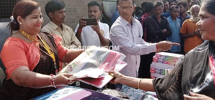 ଜୟ ଦୁର୍ଗା ଟ୍ରଷ୍ଟ ପକ୍ଷରୁ ଛାତ୍ର ଛାତ୍ରୀ ଓ ଅସହାୟ ଲୋକଙ୍କୁ ବିଭିନ୍ନ ଉପକରଣ ସହାୟତା ପ୍ରଦାନ