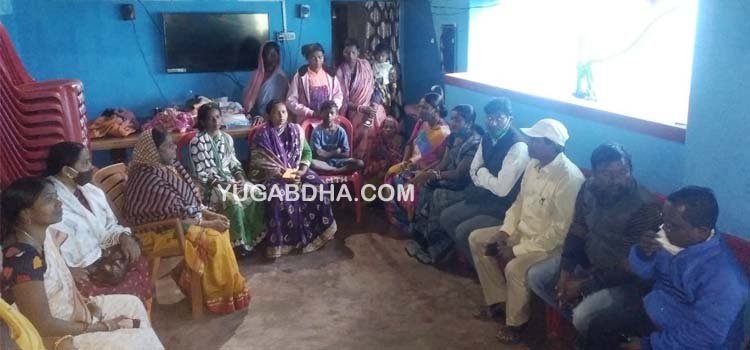 ଦିବଙ୍ଗତ ବ୍ଲକ ଅଧ୍ୟକ୍ଷ ଦୁଃଖୁ ହେମ୍ବ୍ରମଙ୍କ ପରିବାରକୁ ଭେଟିଲେ ମୟୁରଭଞ୍ଜ ଜିଲ୍ଲା ର ବିଭିନ୍ନ ବ୍ଲକ୍ ଅଧ୍ୟକ୍ଷ
