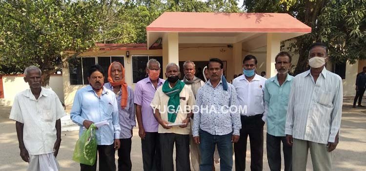 ବଳଦେବଜୀଉ ପାୱାରଲୁମ ଶ୍ରମିକସଙ୍ଘ ପକ୍ଷରୁ ବକେୟା ପାଉଣା ପ୍ରଦାନ ପାଇଁ ଜିଲ୍ଲାପାଳଙ୍କୁ ନିବେଦନ