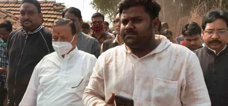 ବିସ୍ତାପିତଙ୍କ ବେଦନା ଶୁଣିଲେ ପିସିସି ସଭାପତି ଓ ପରିଦର୍ଶନ କଲେ ଡାକ୍ତରଖାନା ।