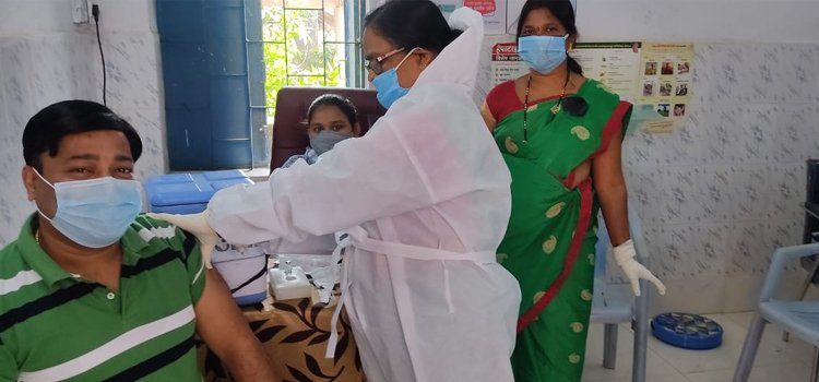 ବୁଗୁଡ଼ା ମେଡ଼ିକାଲରେ ଟୀକାକରଣ ଆରମ୍ଭ