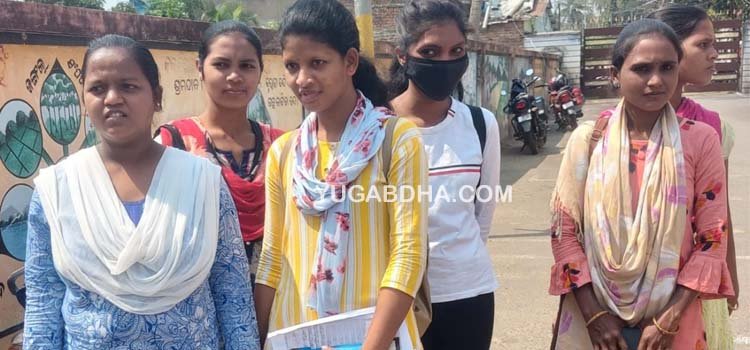 ନର୍ସିଂ ତାଲିମର ତିନି ବର୍ଷ ପରେ ମଧ୍ୟ ମିଳିନି ପ୍ରମାଣପତ୍ର ;ତୁରନ୍ତ ନ ମିଳିଲେ ଆତ୍ମାହୁତି ଚେତାବନୀ