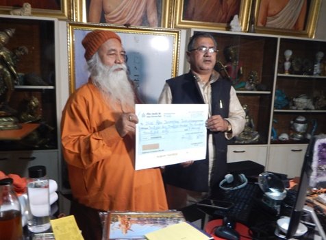 ପୂଜ୍ୟ ସନ୍ଥ ସ୍ୱାମୀ ଶଙ୍କରାନନ୍ଦ ଗିରଙ୍କ ଦ୍ୱାରା ଶ୍ରୀରାମ ମନ୍ଦିର ପାଇଁ ନିଧି ସମର୍ପଣ