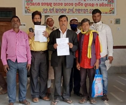 ଜନଶକ୍ତି ପାର୍ଟି ପକ୍ଷରୁ ତୈଳଦର ବୃଦ୍ଧି ପ୍ରତିବାଦରେ ପ୍ରଧାନମନ୍ତ୍ରୀଙ୍କ ଉଦେଶ୍ୟରେ ଜିଲ୍ଲାପାଳଙ୍କୁ ଦାବିପତ୍ର