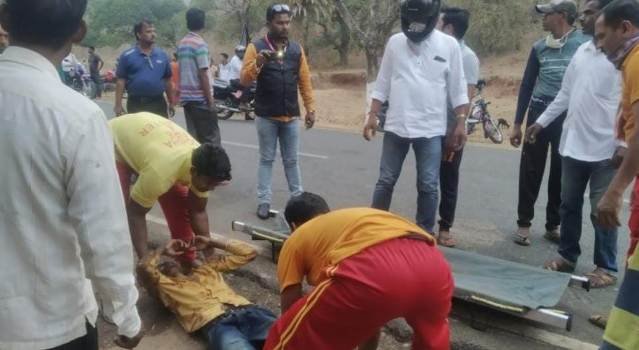 ଭାରସାମ୍ୟ ହରାଇ ବାଇକ ଚାଳକ ଗୁରୁତର