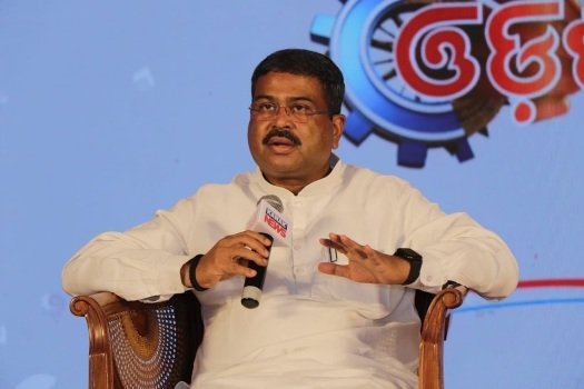 ରାଜନୈତିକ ସ୍ୱାର୍ଥ ପାଇଁ ନୁହେଁ ଓଡିଆ ଲୋକଙ୍କ କଲ୍ୟାଣ ସରକାରଙ୍କ ପ୍ରାଥମିକତା ହେବା ଦରକାର : ଧର୍ମେନ୍ଦ୍ର