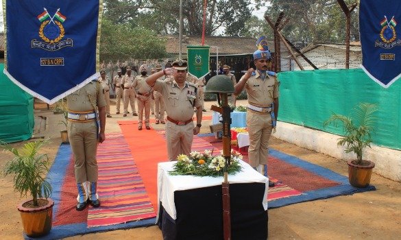 ସିଆରପିଏଫ କ୍ୟାମ୍ପରେ ୮୨ତମ ବାର୍ଷିକ ଉତ୍ସବ ପାଳିତ, ଶାନ୍ତି ଓ ଅଖଣ୍ଡତା ବଜାୟ ରଖିବାକୁ କମାଡେଣ୍ଟଙ୍କ ଆହ୍ୱାନ