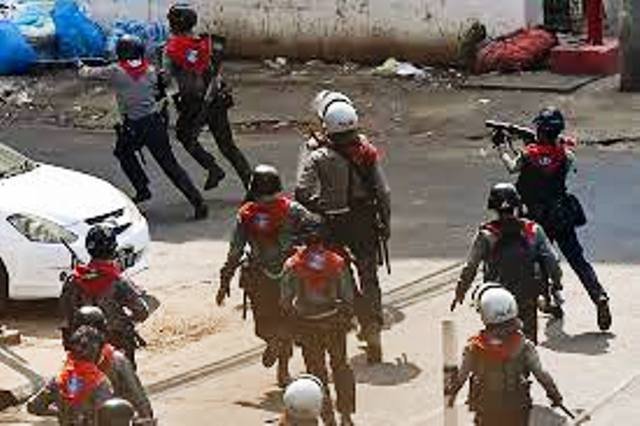 ମିଆଁମାର ସେନାର ବର୍ବରତା, ଶହେ ବିକ୍ଷୋଭକାରୀଙ୍କୁ ହତ୍ୟା