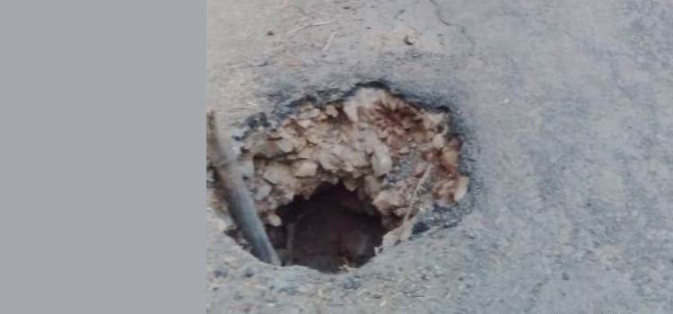 ଛୟାଳସିଂ-ସେଣ୍ଢତୀରା ରାସ୍ତାରେ ଗର୍ତ୍ତ