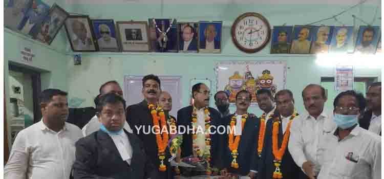 କେନ୍ଦ୍ରାପଡା ଜିଲ୍ଲା ଓକିଲ ସଙ୍ଘର ନବନିର୍ବାଚିତ କର୍ମକର୍ତ୍ତାଙ୍କ ଶପଥପାଠ