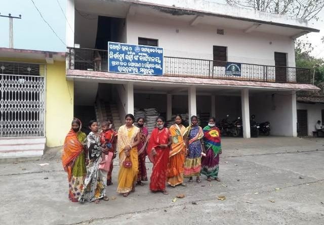 ପାଇପ୍ ପାଣି ଯୋଗାଣ ବିଳମ୍ବ : ଗ୍ରାମ୍ୟଜଳ ଯୋଗାଣ ନିର୍ବାହୀ ଯନ୍ତ୍ରୀ‌ଙ୍କ ‌ଦ୍ୱାରସ୍ଥ ହେଲେ ଶିରାକୋଳି ଗ୍ରାମବାସୀ